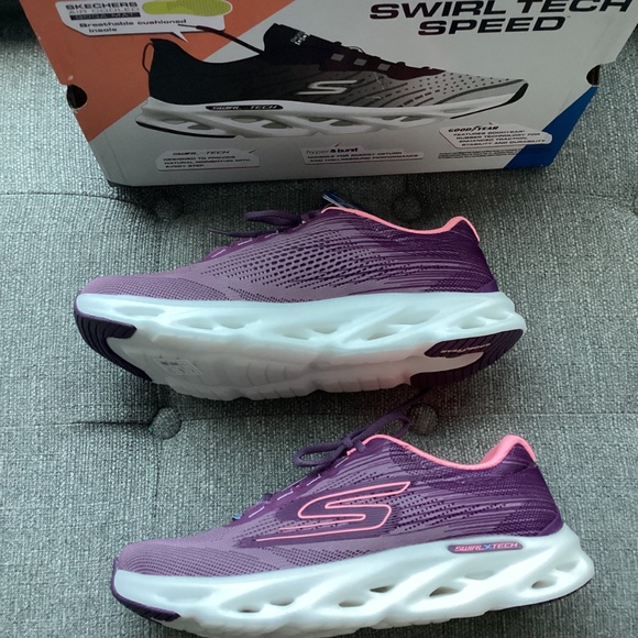 Skechers Women's GO RUN Swirl Tech Speed Running Sneakers, size 9 - Picture 6 of 12